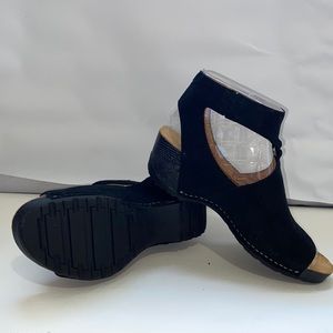 Dansko Taylin Taupe Burnished Suede 38EU/7.5-8 US